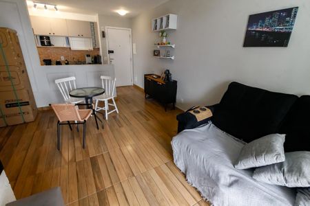 Sala de apartamento para alugar com 3 quartos, 70m² em Vila Suzana, São Paulo