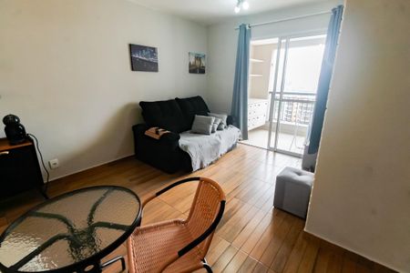 Sala de apartamento para alugar com 3 quartos, 70m² em Vila Suzana, São Paulo
