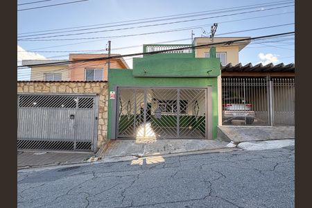 Casa para alugar com 106m², 3 quartos e 2 vagas Casa para alugar com 106m², 3 quartos e 2 vagasFachada