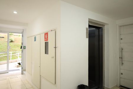 Apartamento à venda com 45m², 2 quartos e 1 vagaÁrea comum - Saguão do prédio