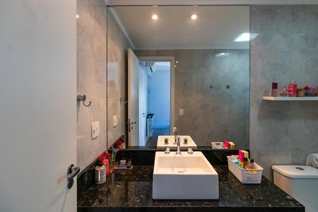 Apartamento para alugar com 137m², 3 quartos e 3 vagasBanheiro da Suíte 1