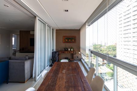 Apartamento para alugar com 137m², 3 quartos e 3 vagasVaranda