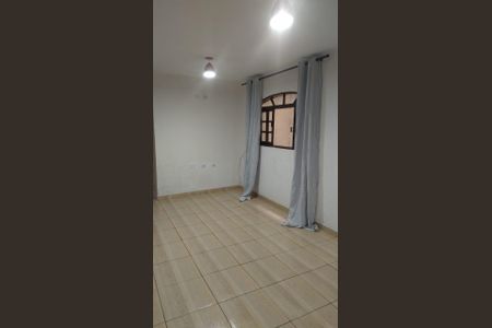 Casa para alugar com 55m², 2 quartos e sem vagaSala