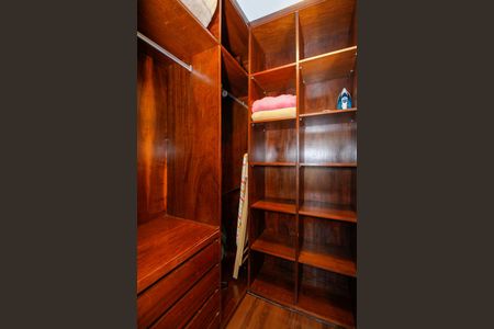 Apartamento à venda com 50m², 1 quarto e 1 vaga Apartamento à venda com 50m², 1 quarto e 1 vagaCloset da Suíte