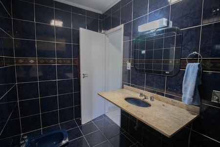 Casa para alugar com 150m², 3 quartos e 3 vagas Casa para alugar com 150m², 3 quartos e 3 vagasBANHEIRO DA SUÍTE
