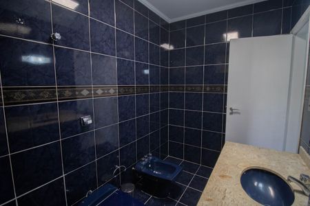 Casa para alugar com 150m², 3 quartos e 3 vagas Casa para alugar com 150m², 3 quartos e 3 vagasBANHEIRO DA SUÍTE