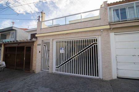 Casa para alugar com 150m², 3 quartos e 3 vagas Casa para alugar com 150m², 3 quartos e 3 vagasFACHADA