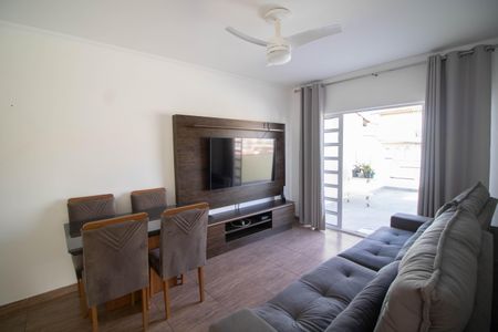 SALA de casa para alugar com 3 quartos, 150m² em Parque Sao Domingos, São Paulo
