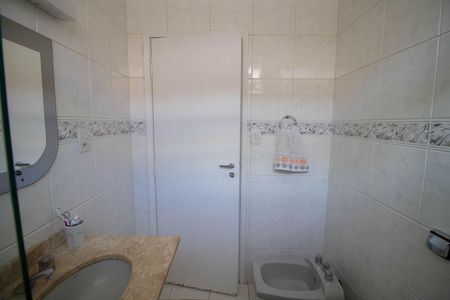 Casa para alugar com 150m², 3 quartos e 3 vagas Casa para alugar com 150m², 3 quartos e 3 vagasBANHEIRO