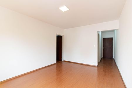 Apartamento para alugar com 84m², 2 quartos e 1 vagaSala