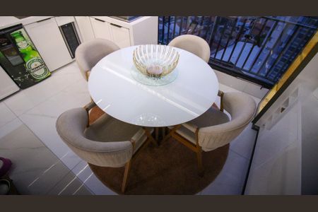 Apartamento à venda com 83m², 2 quartos e 1 vaga Apartamento à venda com 83m², 2 quartos e 1 vagaCozinha Americana
