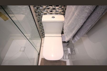 Apartamento à venda com 83m², 2 quartos e 1 vaga Apartamento à venda com 83m², 2 quartos e 1 vagaBanheiro da Suíte 2