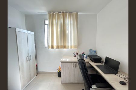 Quarto de apartamento à venda com 2 quartos, 47m² em São João Batista, Belo Horizonte