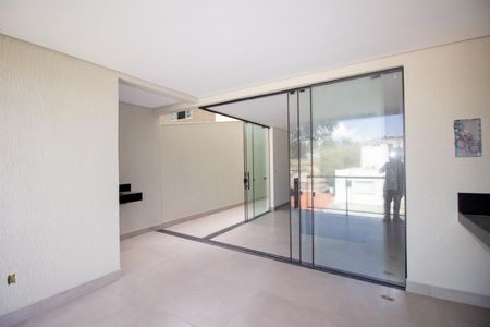 Casa à venda com 198m², 3 quartos e 2 vagas Casa à venda com 198m², 3 quartos e 2 vagasÁrea gourmet