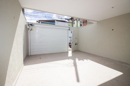 Casa à venda com 198m², 3 quartos e 2 vagas Casa à venda com 198m², 3 quartos e 2 vagasGaragem