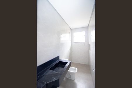 Casa à venda com 198m², 3 quartos e 2 vagas Casa à venda com 198m², 3 quartos e 2 vagasBanheiro Social
