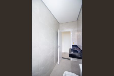 Casa à venda com 198m², 3 quartos e 2 vagas Casa à venda com 198m², 3 quartos e 2 vagasBanheiro Social