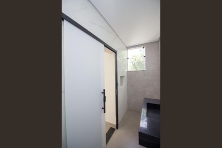 Casa à venda com 198m², 3 quartos e 2 vagas Casa à venda com 198m², 3 quartos e 2 vagasBanheiro da Suíte