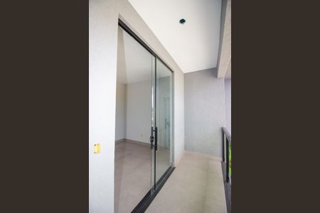 Varanda do Quarto Suíte de casa à venda com 3 quartos, 198m² em Parque Maracana, Contagem