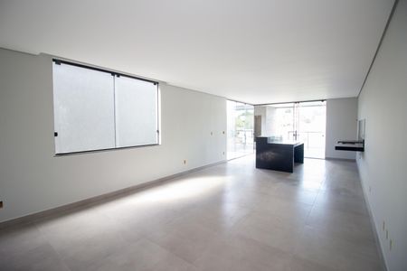 Casa à venda com 198m², 3 quartos e 2 vagas Casa à venda com 198m², 3 quartos e 2 vagasCozinha e Área de Serviço