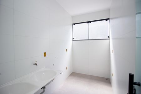 Casa à venda com 198m², 3 quartos e 2 vagas Casa à venda com 198m², 3 quartos e 2 vagasCozinha e Área de Serviço