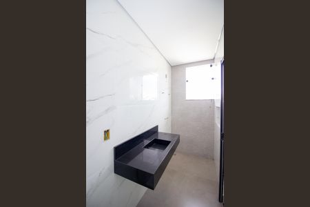 Casa à venda com 198m², 3 quartos e 2 vagas Casa à venda com 198m², 3 quartos e 2 vagasBanheiro da Suíte