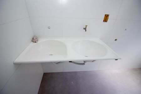 Casa à venda com 198m², 3 quartos e 2 vagas Casa à venda com 198m², 3 quartos e 2 vagasCozinha e Área de Serviço