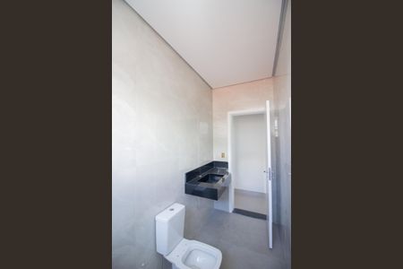 Casa à venda com 198m², 3 quartos e 2 vagas Casa à venda com 198m², 3 quartos e 2 vagasBanheiro Social