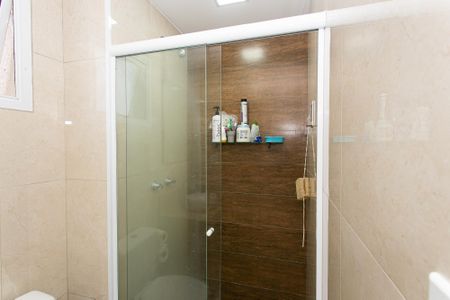 Apartamento à venda com 75m², 2 quartos e 2 vagas Apartamento à venda com 75m², 2 quartos e 2 vagasBanheiro da Suíte