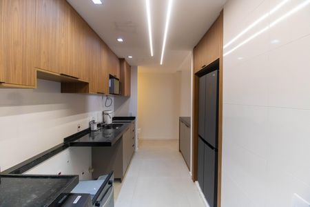 Apartamento à venda com 99m², 2 quartos e 2 vagasCozinha e Área de Serviço