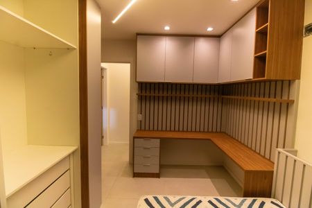 Apartamento à venda com 99m², 2 quartos e 2 vagasQuarto 