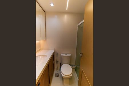 Apartamento à venda com 99m², 2 quartos e 2 vagasBanheiro Social