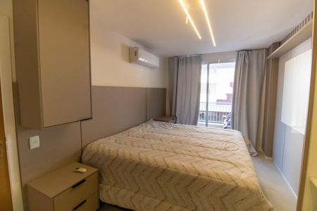 Apartamento à venda com 99m², 2 quartos e 2 vagasSuíte