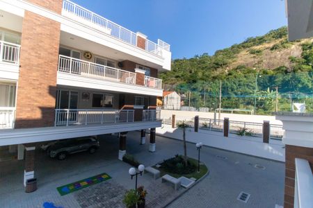 Apartamento à venda com 99m², 2 quartos e 2 vagasVista da Sala