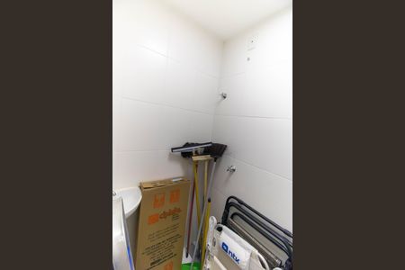 Apartamento à venda com 99m², 2 quartos e 2 vagasBanheiro de serviço