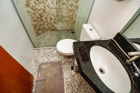 Banheiro Social de apartamento para alugar com 2 quartos, 54m² em Piratininga, Belo Horizonte