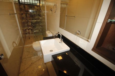 banheiro 1 de apartamento à venda com 3 quartos, 108m² em Coracao de Jesus, Belo Horizonte