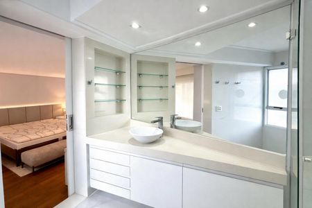 Apartamento à venda com 4 quartos, 130m² em Itaim Bibi, São Paulo