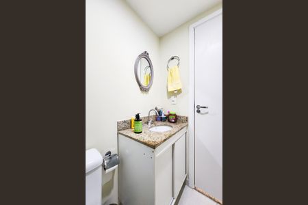 Apartamento à venda com 95m², 4 quartos e 1 vagaBanheiro Social 