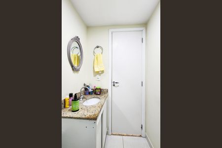 Apartamento à venda com 95m², 4 quartos e 1 vagaBanheiro Social 