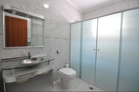 Casa à venda com 122m², 3 quartos e 2 vagasBanheiro da Suíte 1