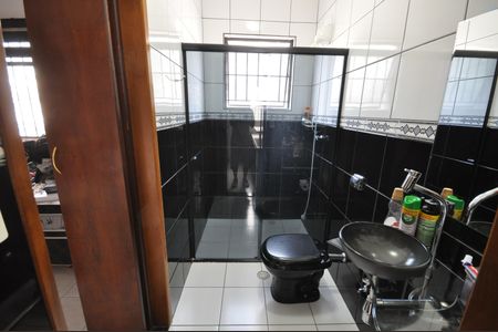 Casa à venda com 122m², 3 quartos e 2 vagasBanheiro da Suíte 2