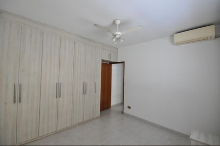 Casa à venda com 122m², 3 quartos e 2 vagasQuarto Suíte