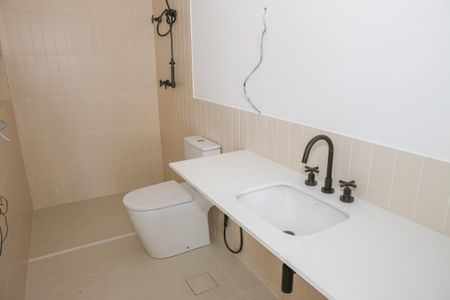 Apartamento à venda com 220m², 3 quartos e 2 vagas Apartamento à venda com 220m², 3 quartos e 2 vagasBanheiro Social