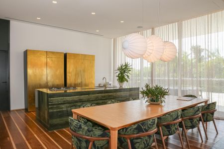 Apartamento à venda com 220m², 3 quartos e 2 vagas Apartamento à venda com 220m², 3 quartos e 2 vagasÁrea comum - Espaço Gourmet