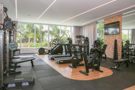 Apartamento à venda com 220m², 3 quartos e 2 vagas Apartamento à venda com 220m², 3 quartos e 2 vagasÁrea comum - Academia