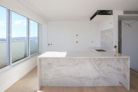 Apartamento à venda com 220m², 3 quartos e 2 vagas Apartamento à venda com 220m², 3 quartos e 2 vagasCozinha