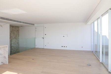 Apartamento à venda com 220m², 3 quartos e 2 vagas Apartamento à venda com 220m², 3 quartos e 2 vagasSala