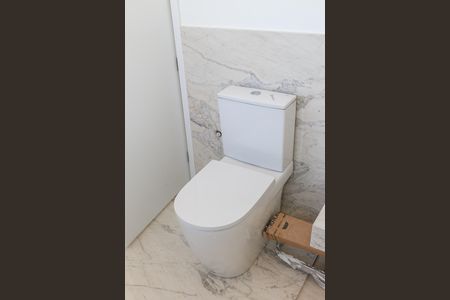 Apartamento à venda com 220m², 3 quartos e 2 vagas Apartamento à venda com 220m², 3 quartos e 2 vagasBanheiro da Suíte 1