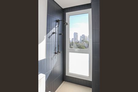 Apartamento à venda com 220m², 3 quartos e 2 vagas Apartamento à venda com 220m², 3 quartos e 2 vagasBanheiro da Suíte 2